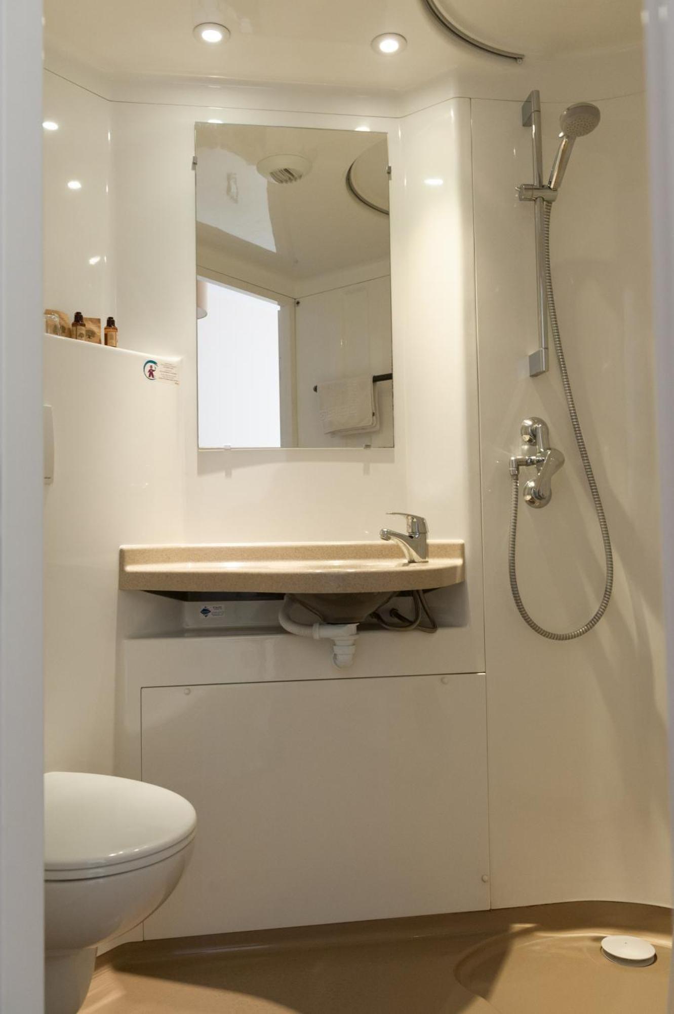 Auberge De Jeunesse Hi Bordeaux-Blanquefort - Ex Otellia Екстер'єр фото