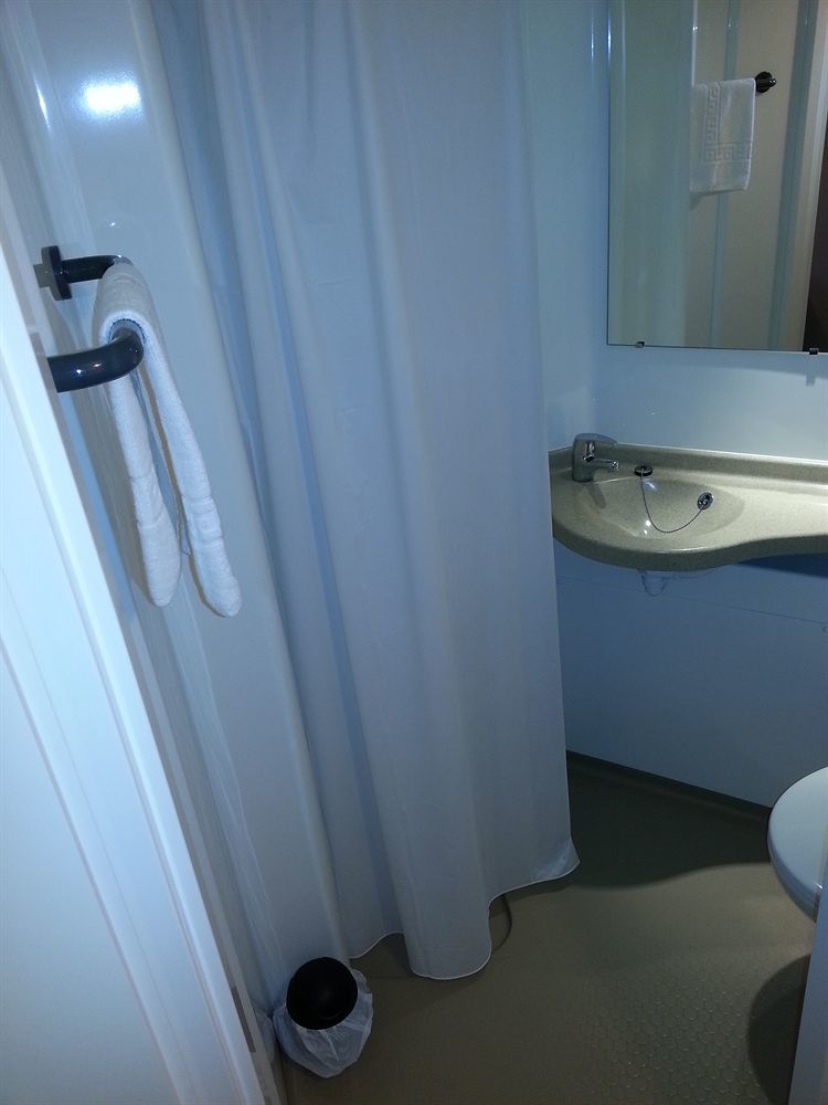Auberge De Jeunesse Hi Bordeaux-Blanquefort - Ex Otellia Екстер'єр фото