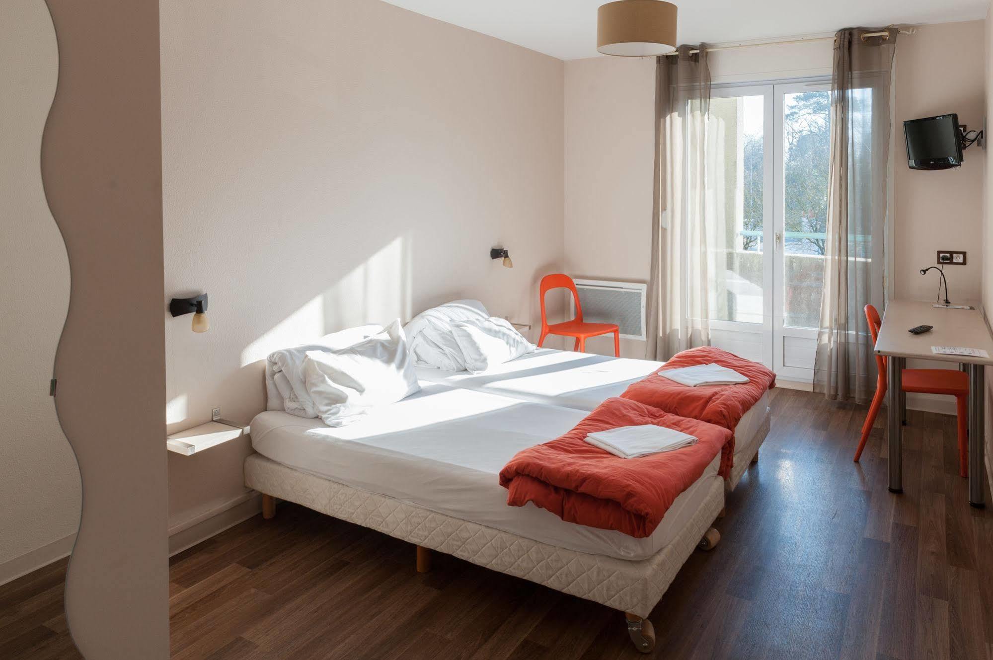 Auberge De Jeunesse Hi Bordeaux-Blanquefort - Ex Otellia Екстер'єр фото
