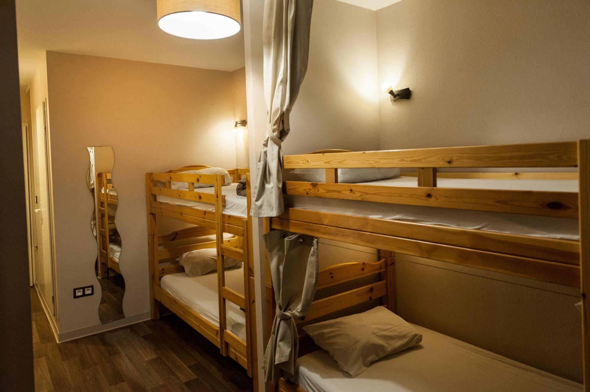 Auberge De Jeunesse Hi Bordeaux-Blanquefort - Ex Otellia Екстер'єр фото